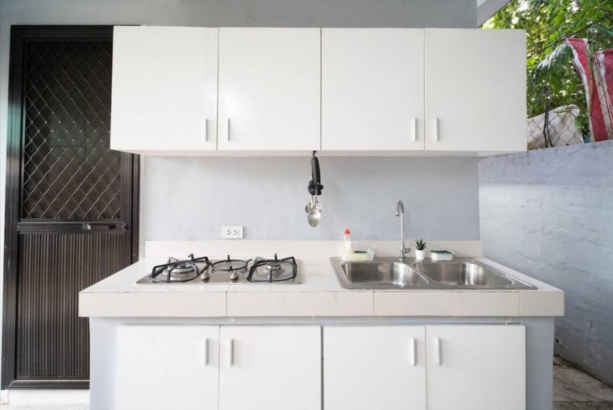 3bd Lux City Oasis Las Pinas * Manila